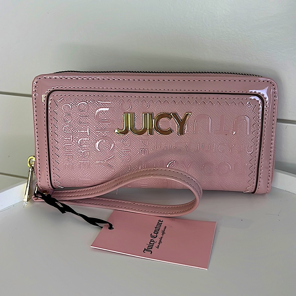 NWT JUICY COUTURE SM BLOCK TAFFY IT’S A MAN WORLD TRIPLE GUSSET WALLET/WRISTLET